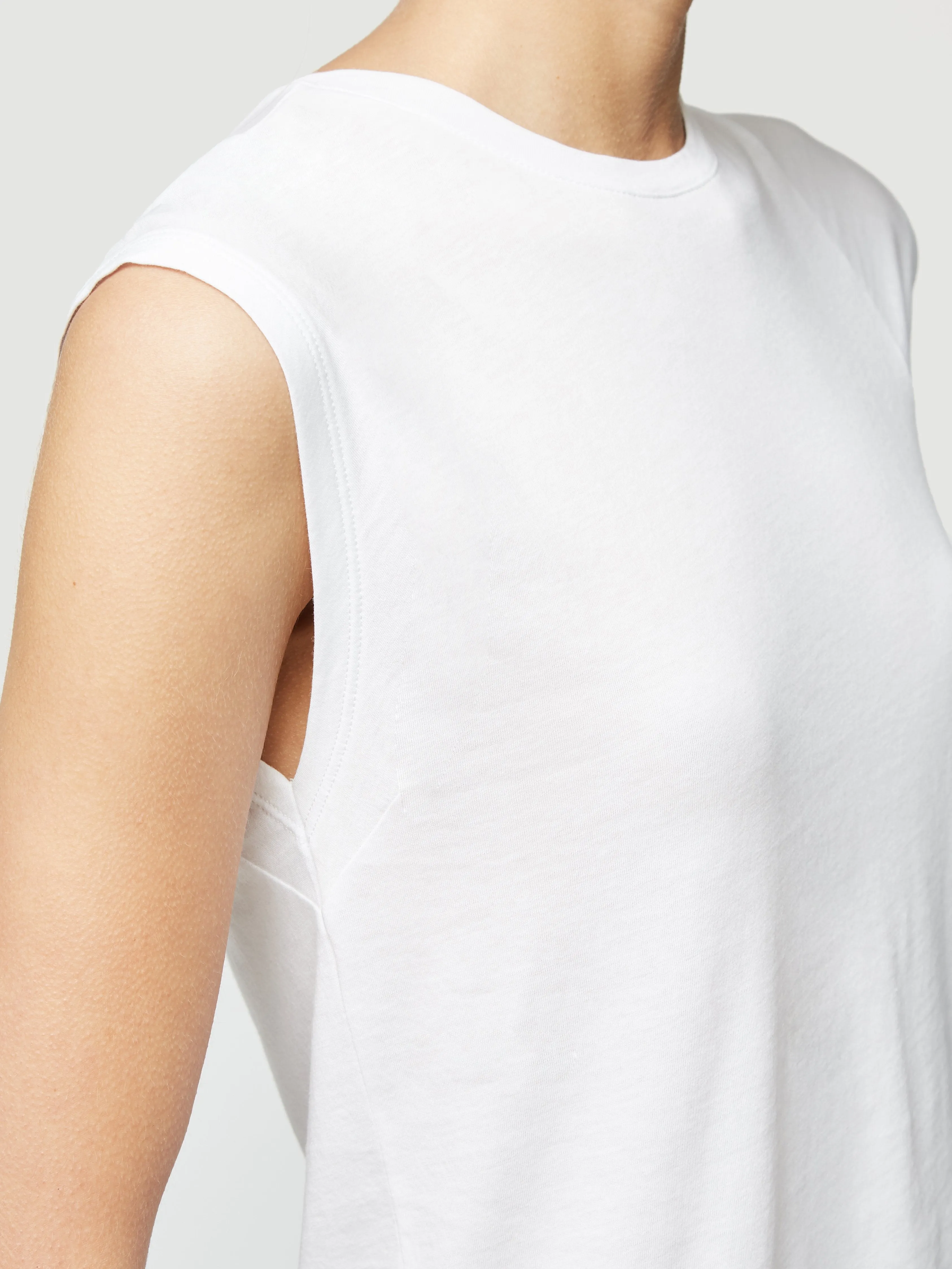 Le High Rise Muscle Tee -- Blanc