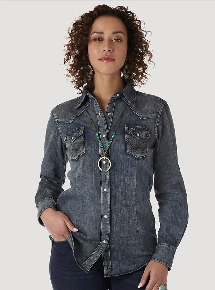 WRANGLER WOMENS LONG SLEEVE WESTERN SNAP DENIM TOP IN DENIM STYLE LW3039D